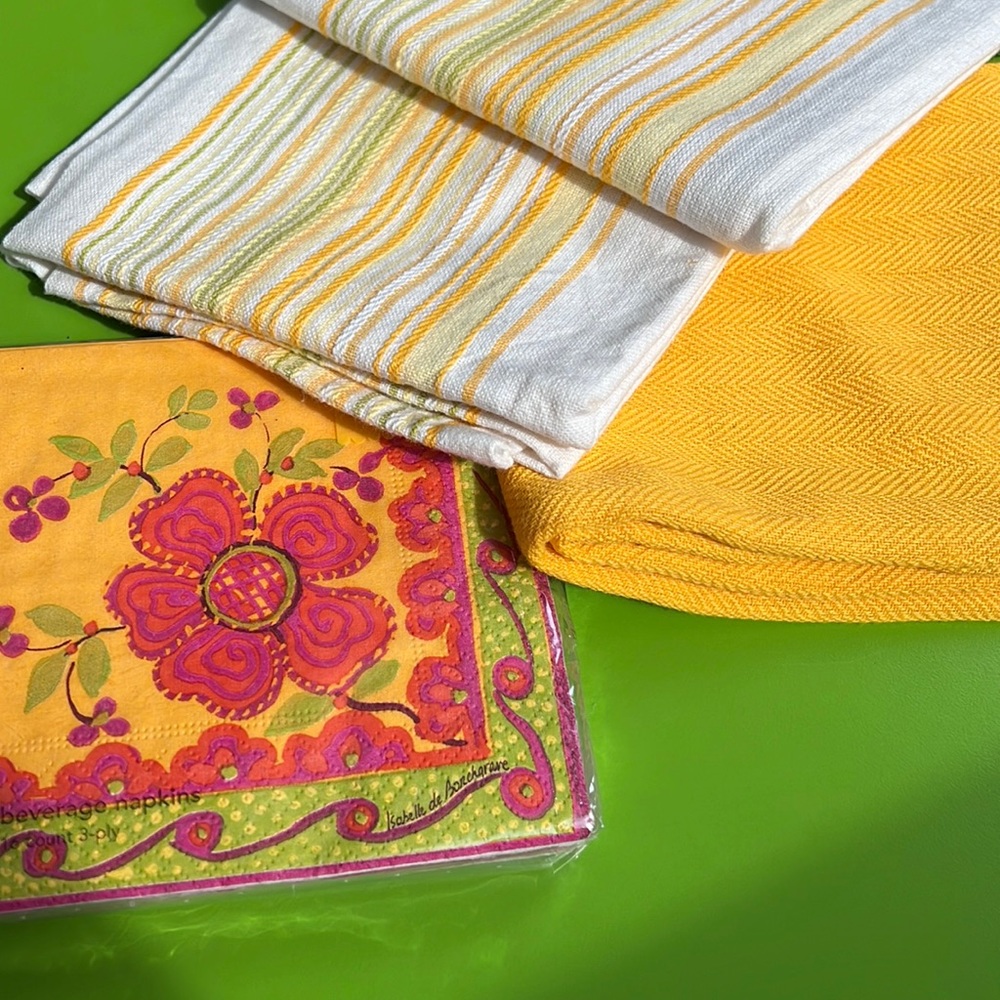 Towel Lot (3) + napkins (Germany Isabelle de Borchgrave Party target line) NEW